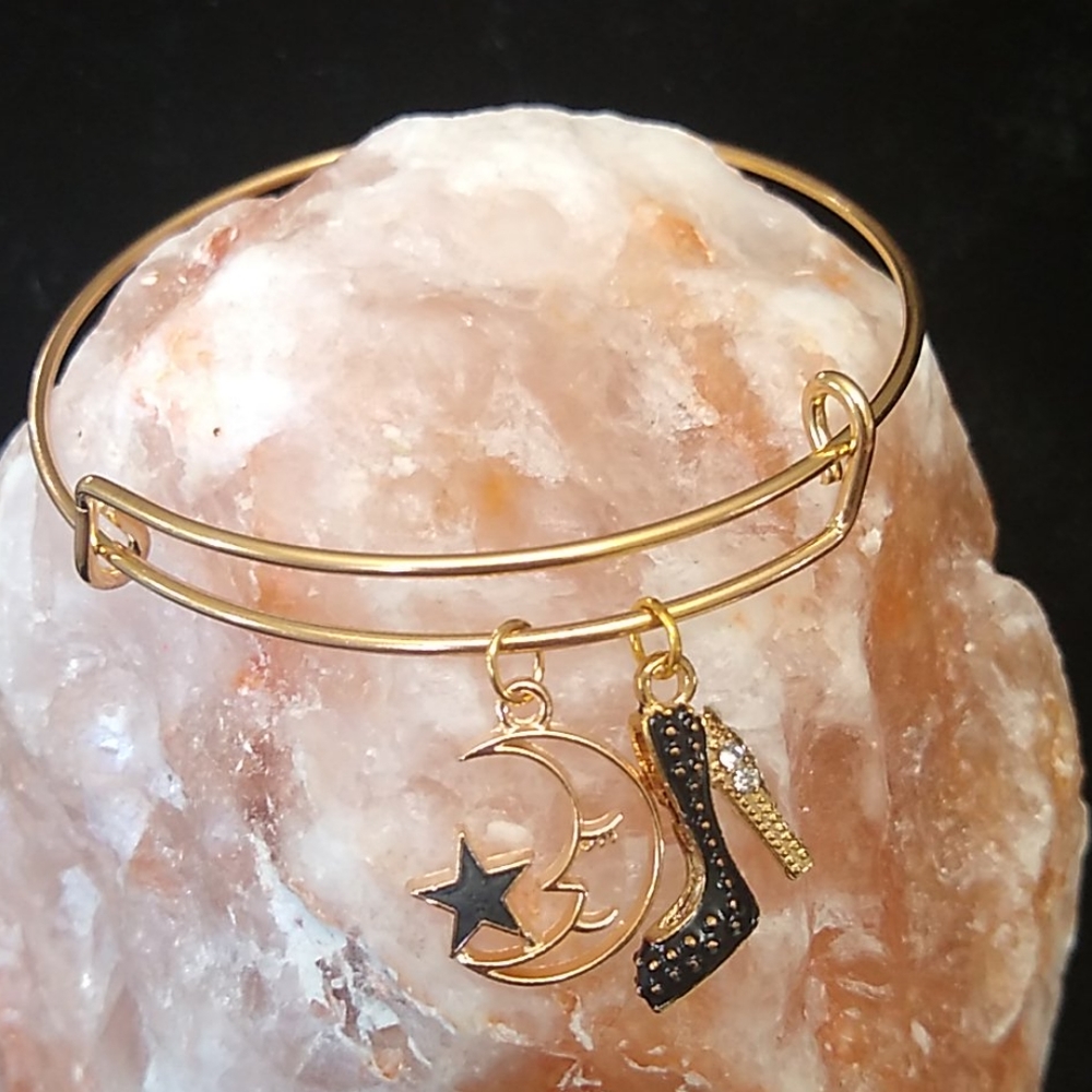 Moon crescent 🌙 heel gold bracelet NEW